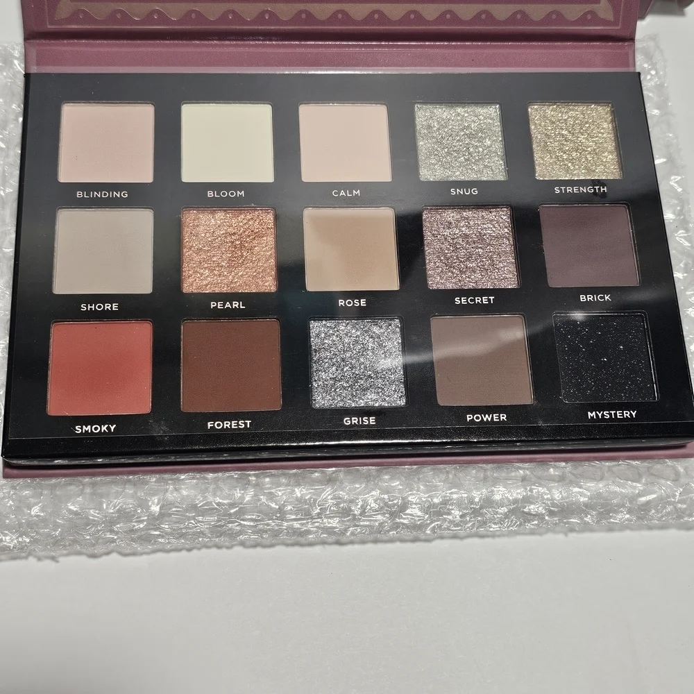 NEW Ace Beautē Smoky Roses Eyeshadow Palette